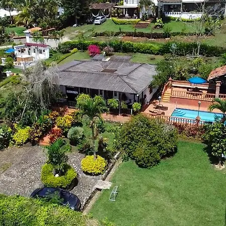 Hermosa Finca 