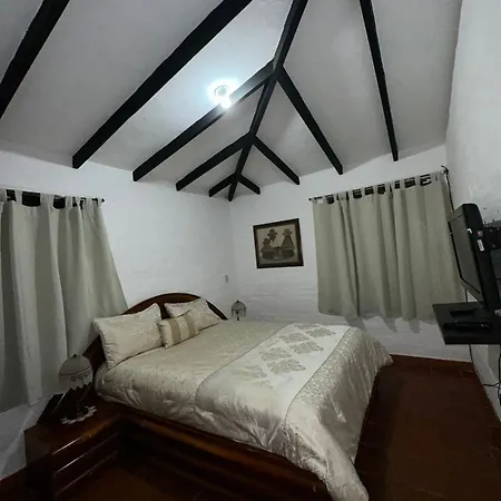 Hermosa Finca 